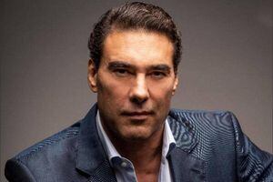 Eduardo Yáñez abofeteó a dos hombres en plena entrevista con el Escorpión Dorado