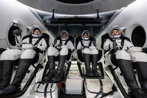 La misión Crew-5 de SpaceX regresa a salvo a la Tierra después de cinco meses en el espacio