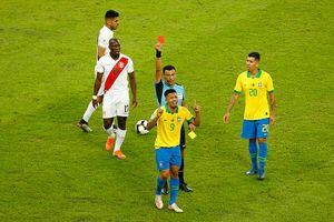 Árbitro que dirigió la final de la Copa América evaluó el uso del VAR