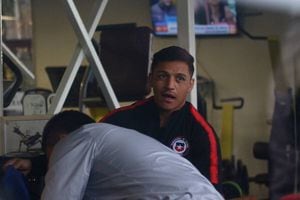 Rueda respira tranquilo: Alexis entrenó sin dolor con la Roja de cara a la Copa América