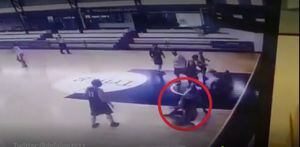 Jugador de basquetbol propina brutal golpiza a árbitro