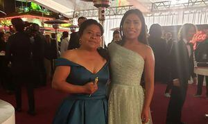 VIDEO Yalitza Aparicio y su madre disfrutan de fiesta ofrecida por Netflix luego de los Premios Oscar