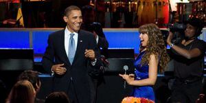 Thalía rompió el protocolo de la Casa Blanca al invitar a Obama a bailar y llamarlo "macho"