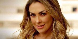 Aracely Arámbula deslumbra con su elegancia en un vestido rojo de seda bordado con flores