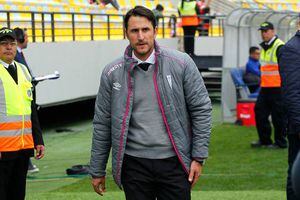 Beñat San José reclamó contra el arbitraje a la UC: "Segunda semana que cobran un penal inexistente"