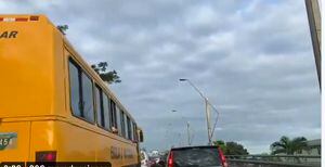 Videos: Denso tráfico en accesos a Guayaquil y Durán