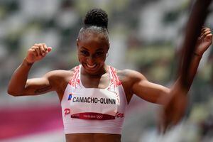 Jasmine Camacho-Quinn rompe récord olímpico y va por el oro