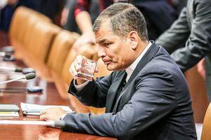 Rafael Correa habría usado aviones presidenciales para viajar a países considerados paraísos fiscales.