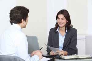 Consejos para no fallar en tu primera entrevista de trabajo