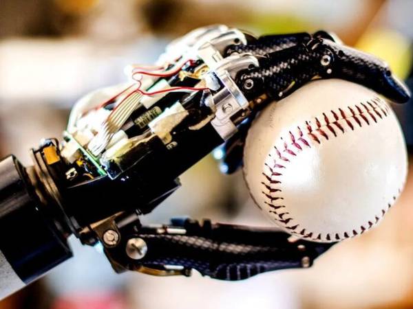 ¡El futuro es hoy, oíste viejo! MLB contará con árbitros robot
