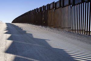 Trump insiste en el muro en la frontera de EE. UU. con México