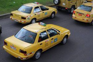 Taxistas prevén marchar el 9 de septiembre hasta el Municipio de Quito contra el 'Hoy No Circula'
