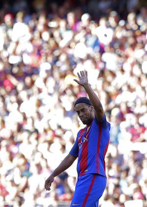 El adiós de la magia: Ronaldinho anuncia su retiro del fútbol profesional