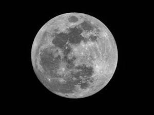 Eclipse e ‘Lua cheia do lobo’ tomam o céu desta noite
