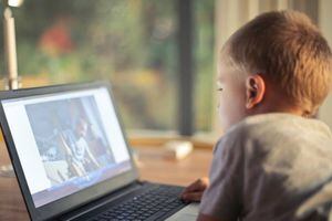 Padres en pánico por videos filtrados en Youtube Kids que incita a los niños a suicidarse