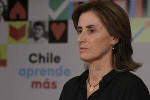 Marcela Cubillos renuncia al Mineduc y asume Raúl Figueroa
