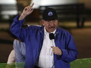 Presidente de Nicaragua tilda de “peón del imperio” a su hermano
