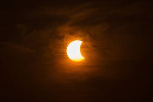 Eclipse solar en Ecuador: ¿Cómo verlo sin dañar los ojos?