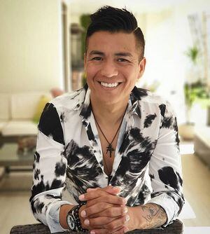 Américo comparte imagen del recuerdo y sorprende por su gran cambio