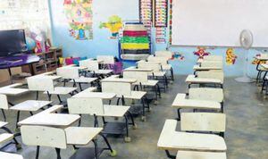 Estudiantes de escuela de Dorado se quedan parados