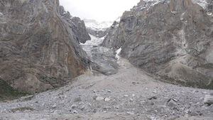 Tres españoles y un peruano mueren en una avalancha en Perú