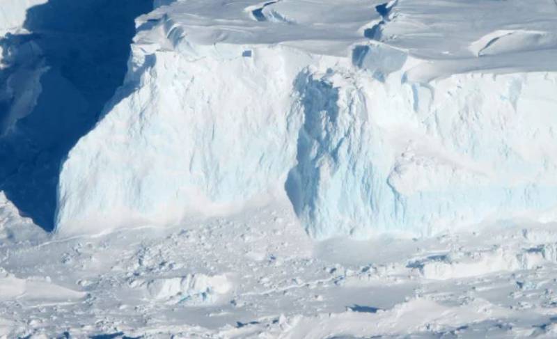 El glaciar Thwaites de la Antártida puede aumentar en varios centímetros el nivel del mar.| Foto: James Yungel / NASA file