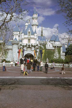La millonaria pérdida de Disneylandia que le costó el puesto a 70.000 personas