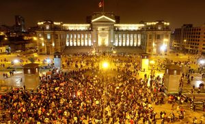 Perú: Dos muertos, 94 heridos, 42 desaparecidos deja noche de violencia