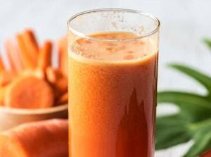 Jugo de zanahoria y cúrcuma antiinflamatorio para tener un abdomen plano