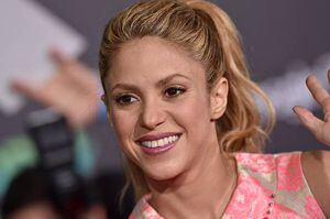 Ola de críticas a Shakira por fotografiarse con animales en cautiverio
