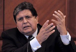 Muere expresidente Alan García tras dispararse en la cabeza antes de ser detenido