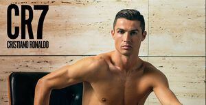 Cristiano Ronaldo seduce a sus fans con una foto entre pelotas