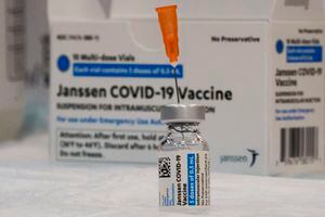 Salud anuncia retiro voluntario de vacuna Janssen fabricada por Johnson and Johnson
