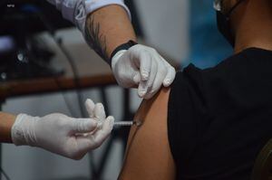 Se redefine la estrategia de vacunación en Ecuador por la presencia de la variante Delta