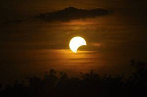 Los 3 signos que mejorarán su situación económica gracias al eclipse total de Sol