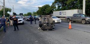 Robo de película tras accidente con vehículo volcado en Guaynabo