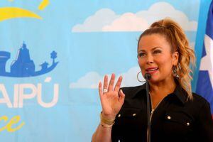 ¿Adiós a los peluches? Tomás Vodanovic lidera holgadamente la competencia en Maipú ante Cathy Barriga