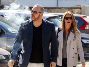 Tribunales a favor de Natalia Compagnon: anulan desalojo en La Reina e imponen orden de alejamiento a Sebastián Dávalos