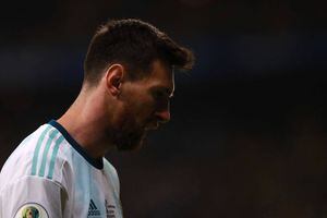 La prensa argentina asume que el duro castigo que se le viene a Messi es "inevitable"