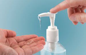 Cinco personas mueren tras intentar emborracharse con gel desinfectante