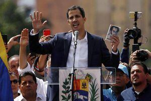 Juan Guaidó alega invasão de sua casa pela polícia venezuelana
