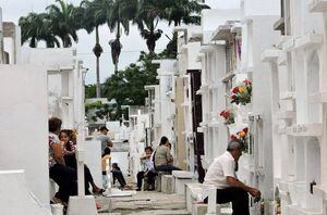 COE de Guayaquil suspende visitas a cementerios del 31 de octubre al 3 de noviembre, para frenar contagios Covid-19