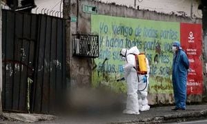Hombre de 62 años con sospecha de COVID-19 murió en una calle del sur de Quito