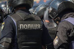 Crisis en Ucrania: hombre se atrinchera en un banco y amenaza con hacerlo explotar