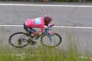 Giro de Italia: Richard Carapaz extiende su ventaja sobre Roglic y Nibali