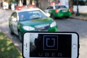 Uber Chile activa función para detectar mensajes inapropiados entre conductores y usuarios