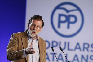 Rajoy apunta a recuperar "la Cataluña de todos" en su primera visita a la región tras destitución del presidente catalán