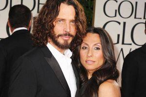 En riguroso negro, la esposa e hijas de Chris Cornell llegan a los Grammy