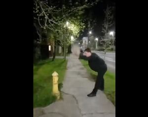 “Cuando sabes que tus papitos pagan tus condoros”: rechazo total a joven que rompió grifo en Las Condes