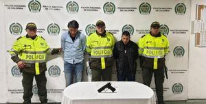 Tres delincuentes asesinaron a un hombre por robarlo en un bar en Bogotá